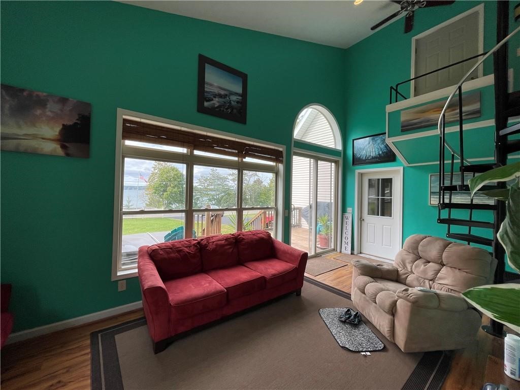 5502 E Lake
