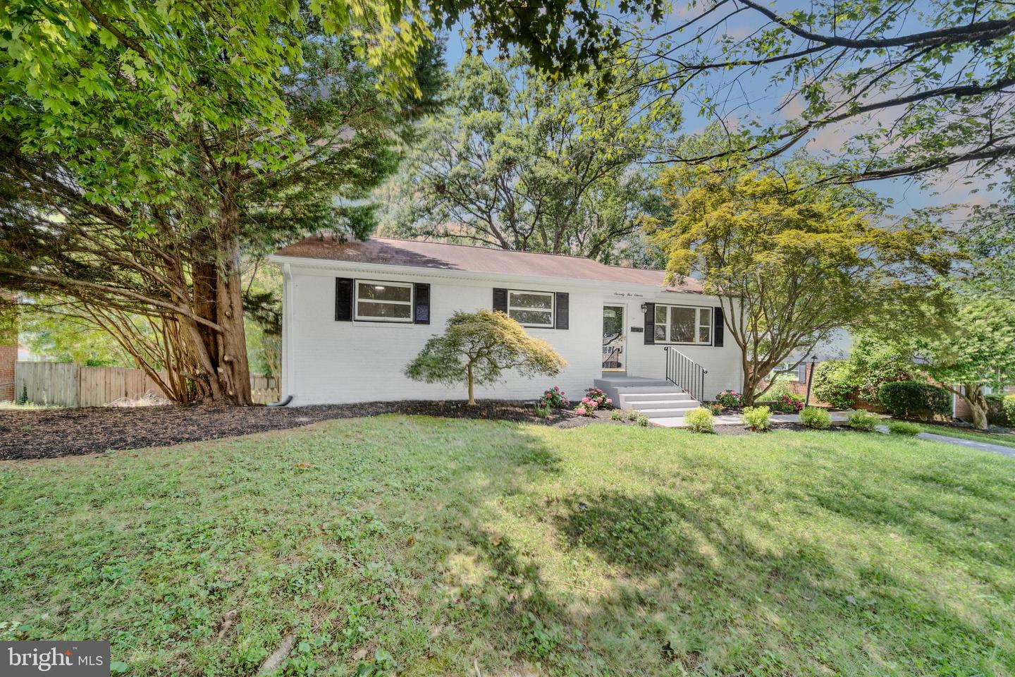 7511 June St