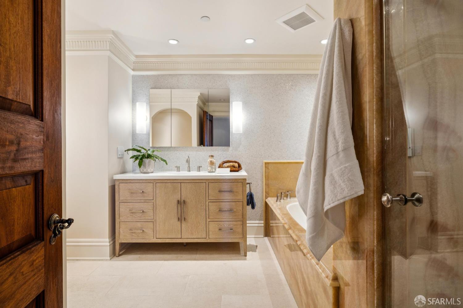 611 Washington Street # 2402