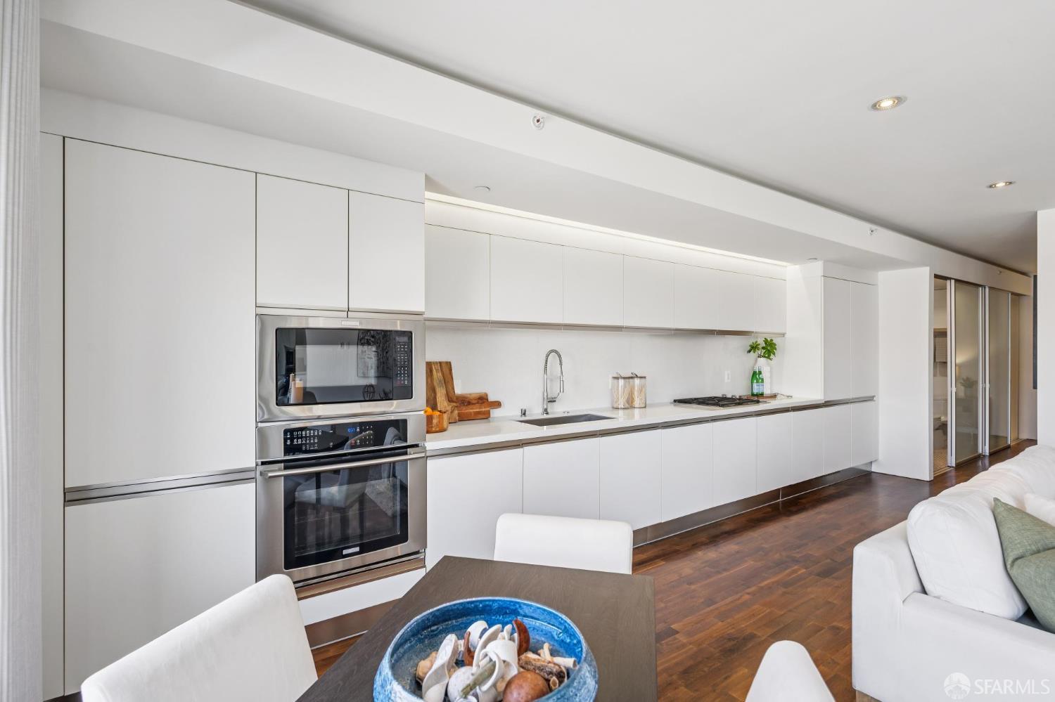 2020 Ellis Street # 402