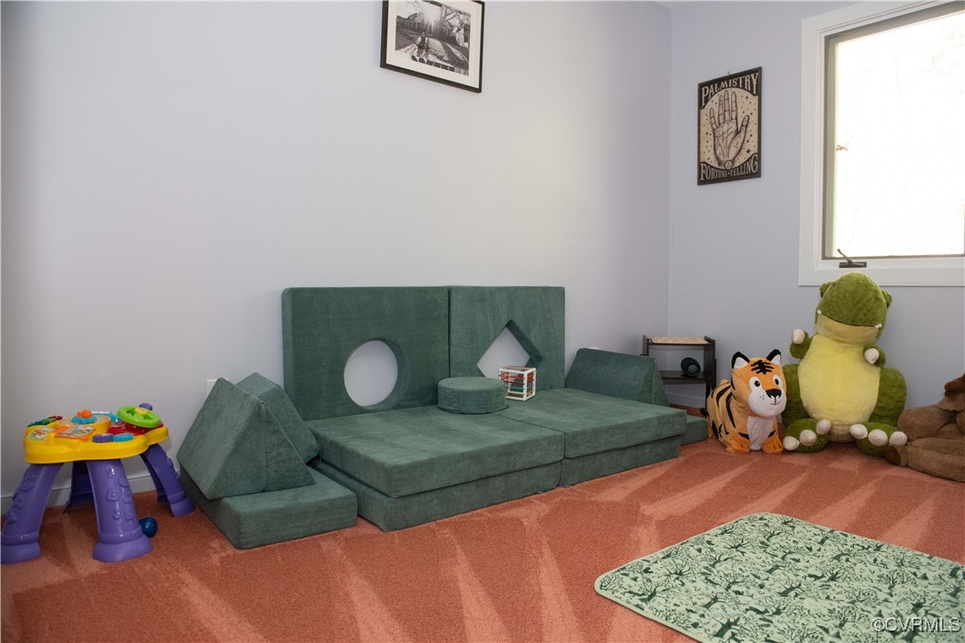 501 Farnham Dr