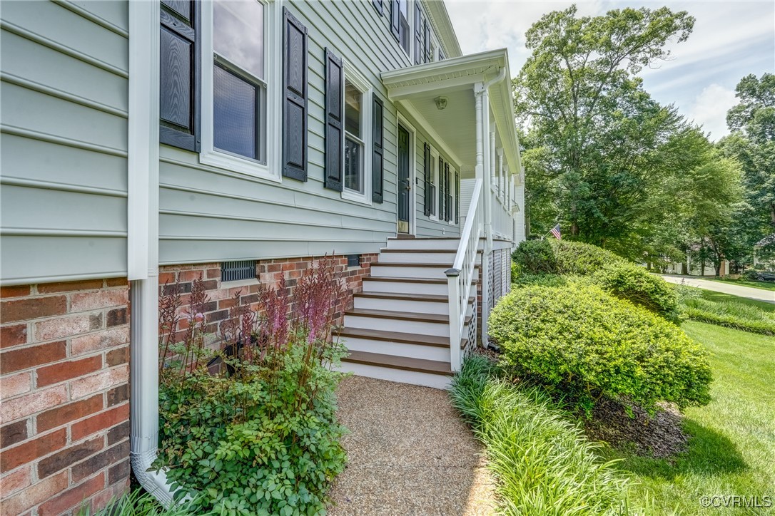 1537 Winbury Dr