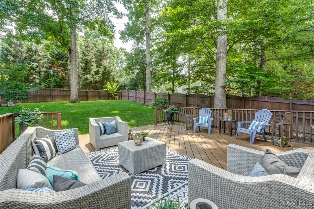 1537 Winbury Dr