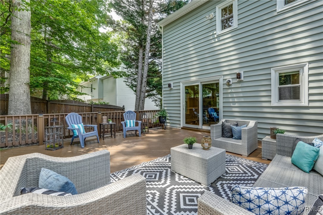 1537 Winbury Dr