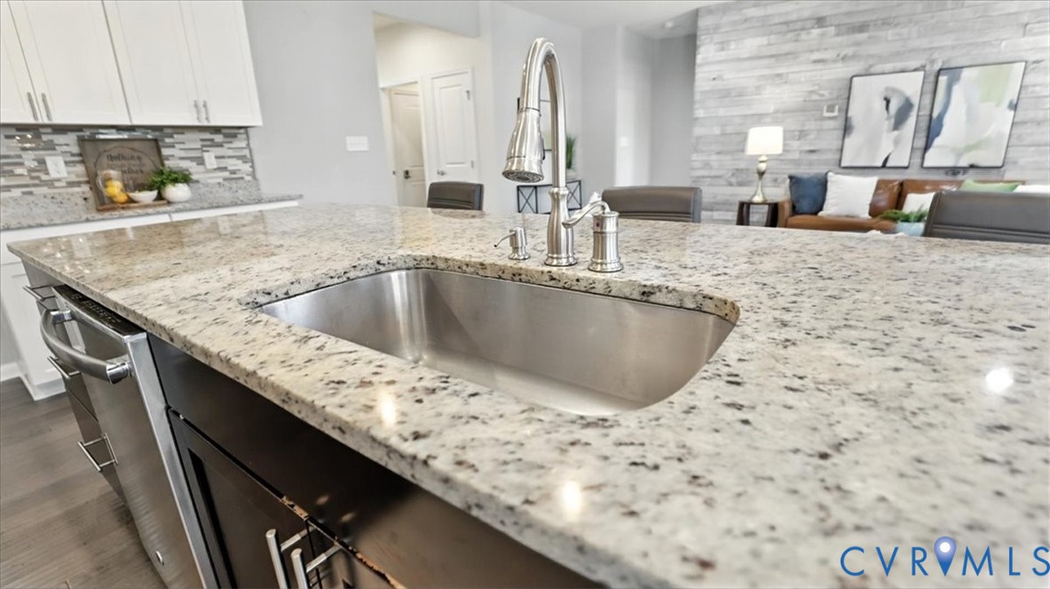 16854 White Daisy Loop