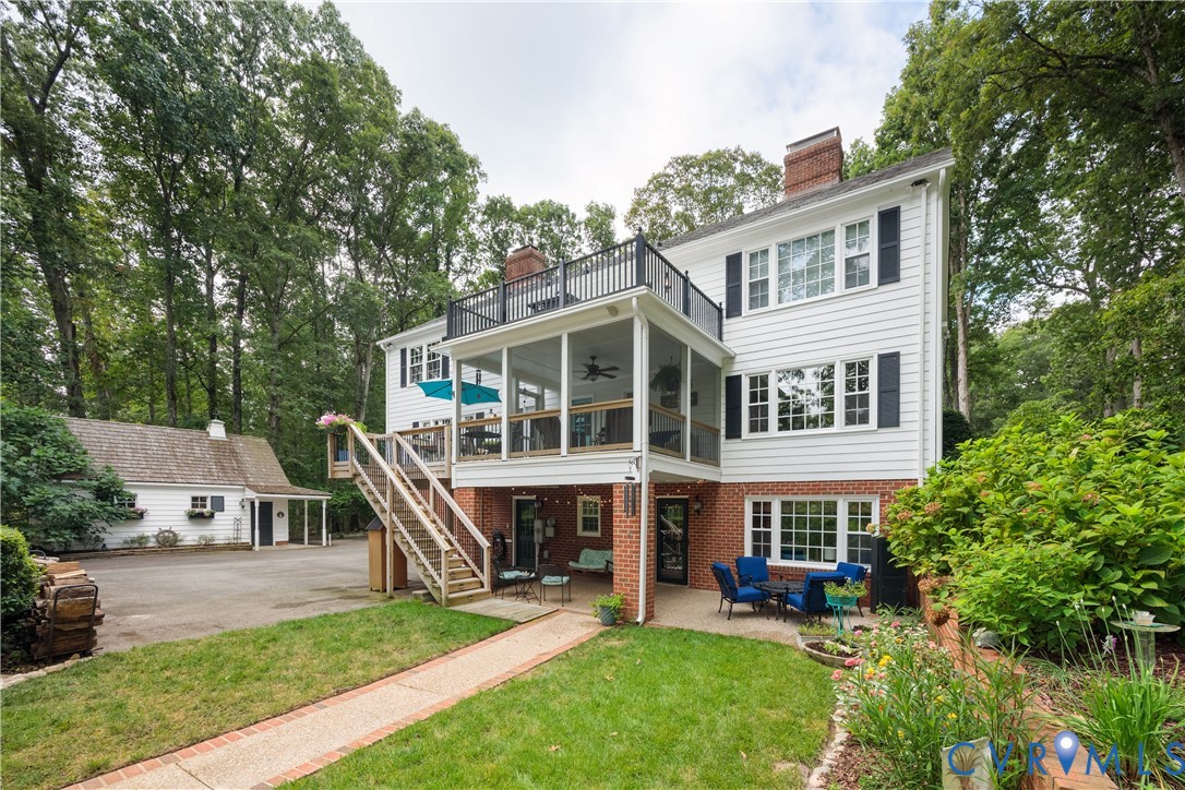 1911 Oakengate Ln