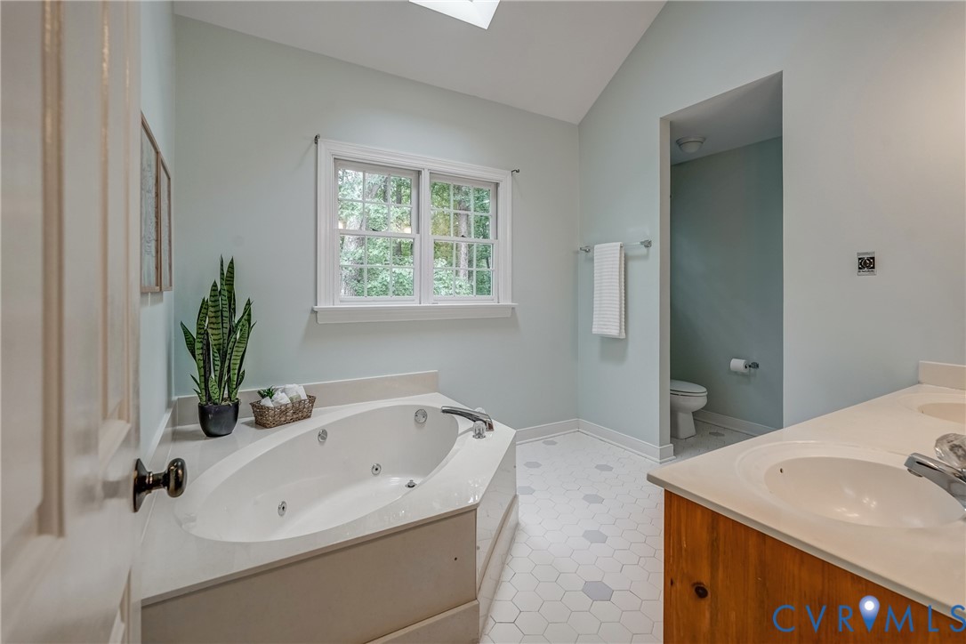 12602 Swanhurst Cir