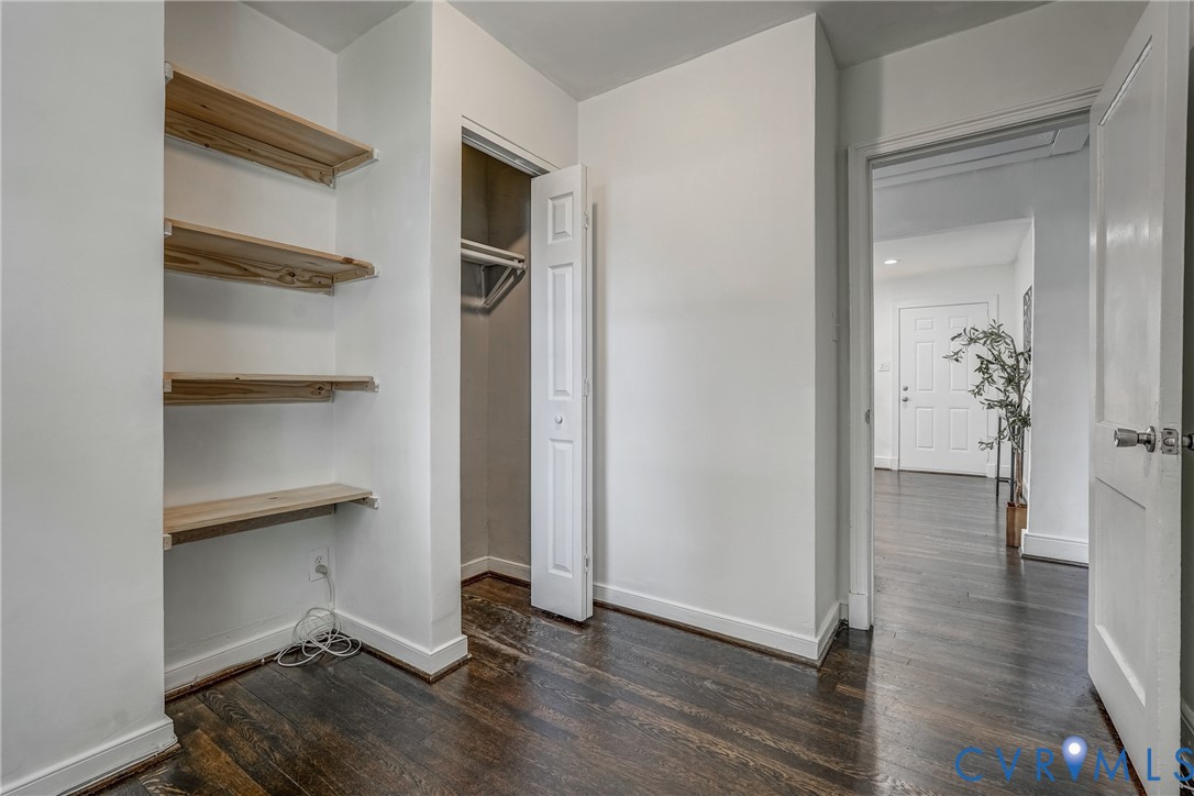 101 E 35th St