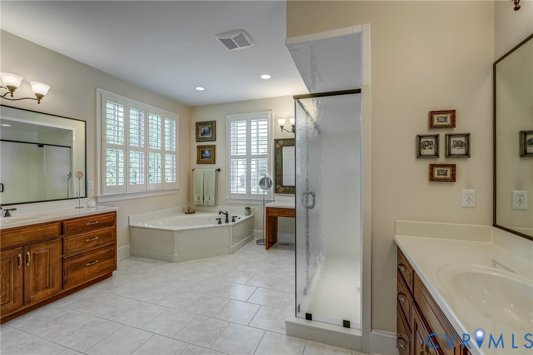 816 Founders Grant Pl