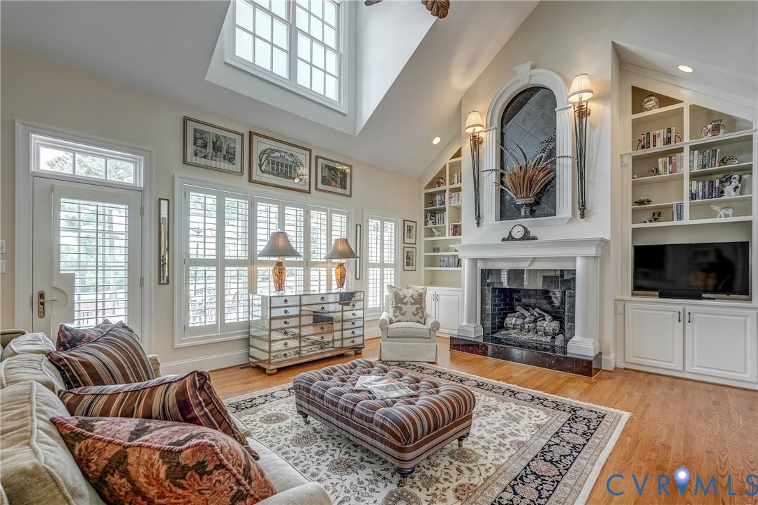 816 Founders Grant Pl