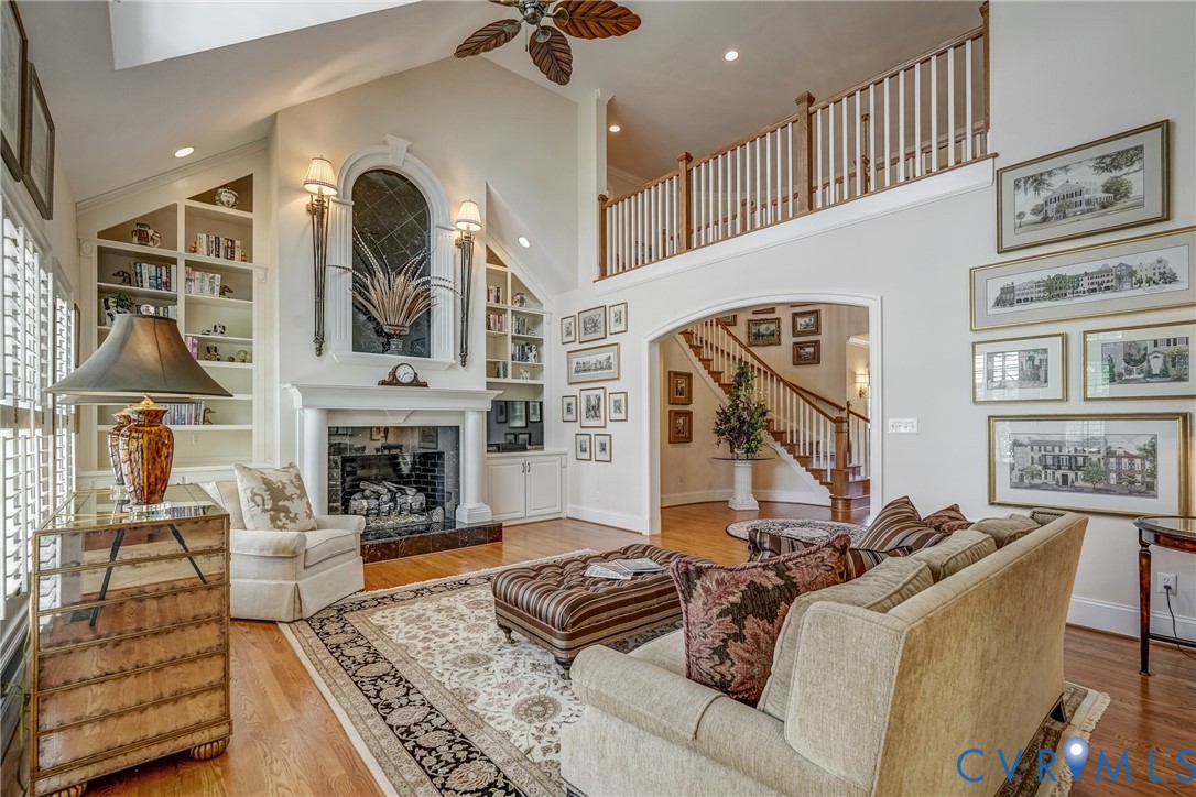 816 Founders Grant Pl