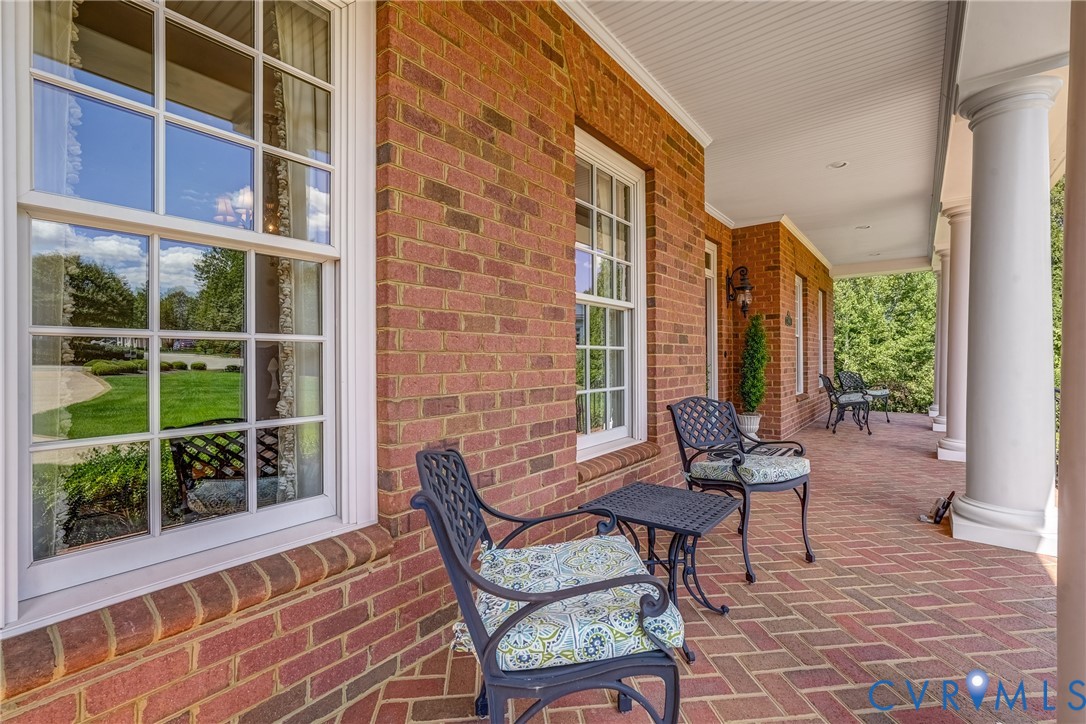 816 Founders Grant Pl