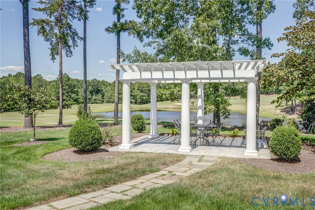 816 Founders Grant Pl