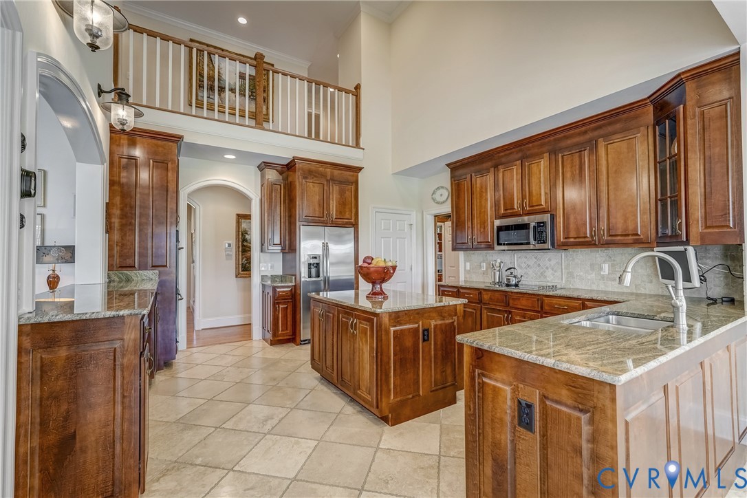 816 Founders Grant Pl