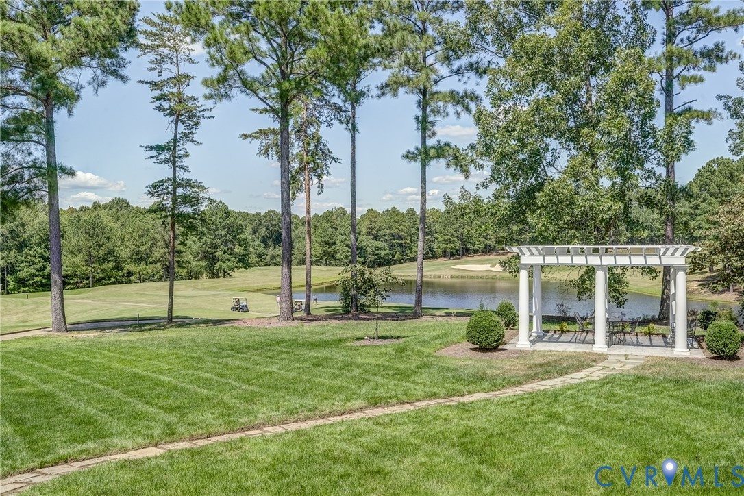 816 Founders Grant Pl