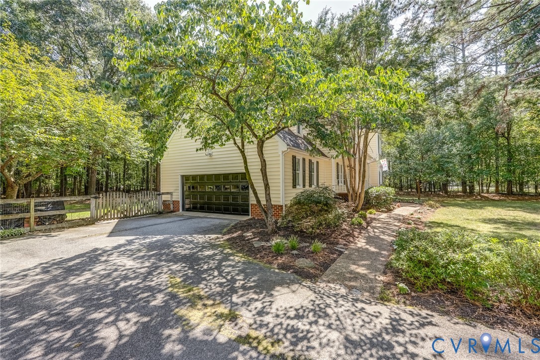 3003 Drakewood Ct