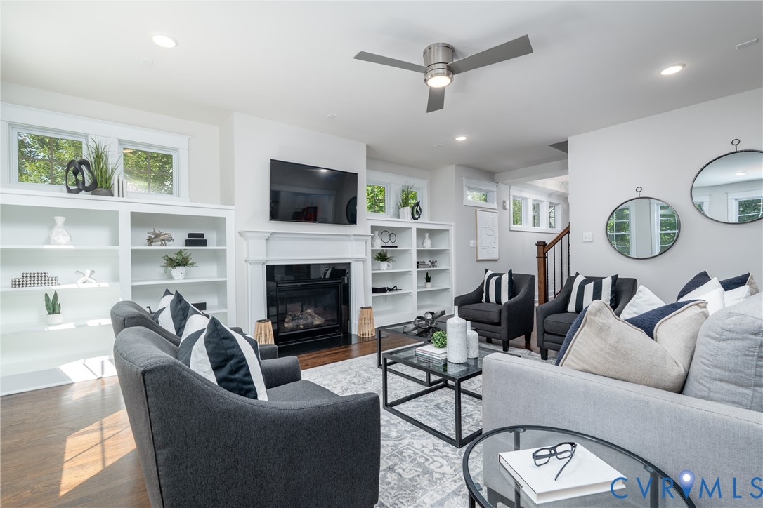 2219 Hannington Mews