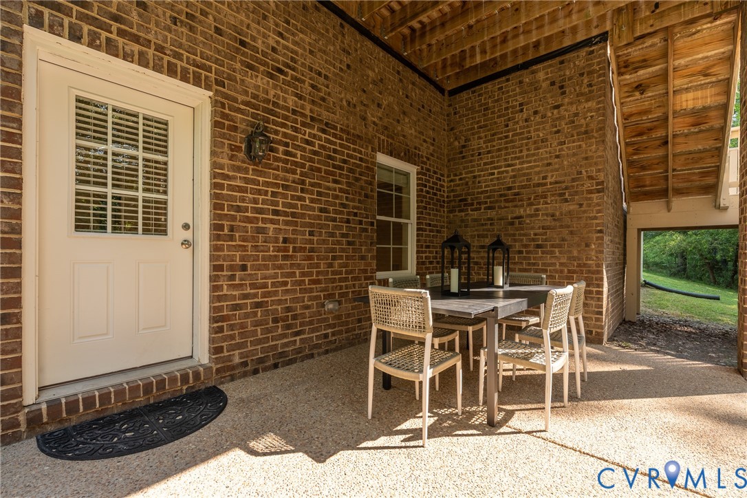 2219 Hannington Mews