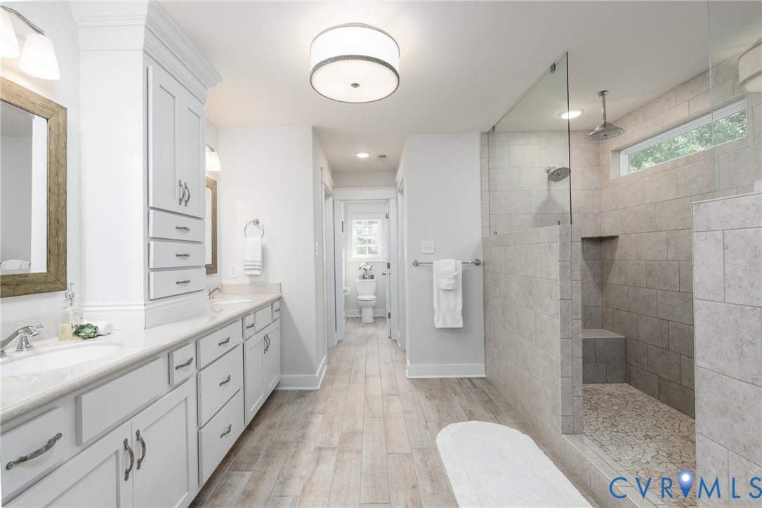 2219 Hannington Mews