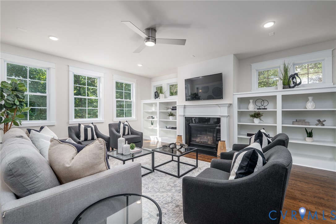 2219 Hannington Mews
