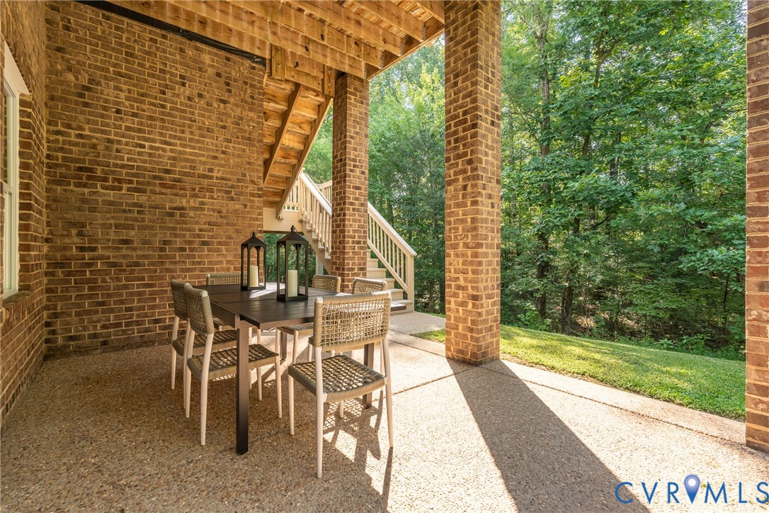 2219 Hannington Mews