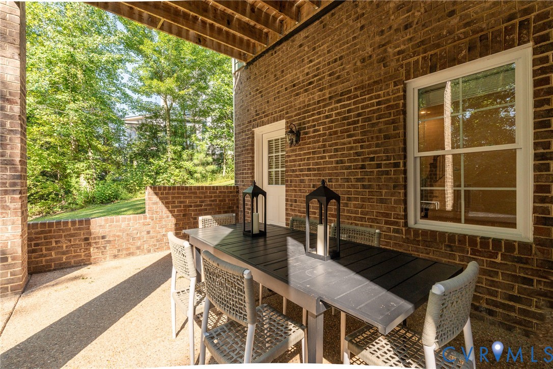 2219 Hannington Mews