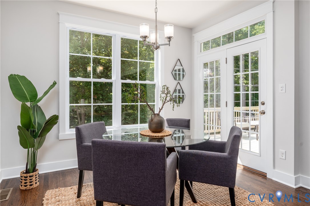 2219 Hannington Mews