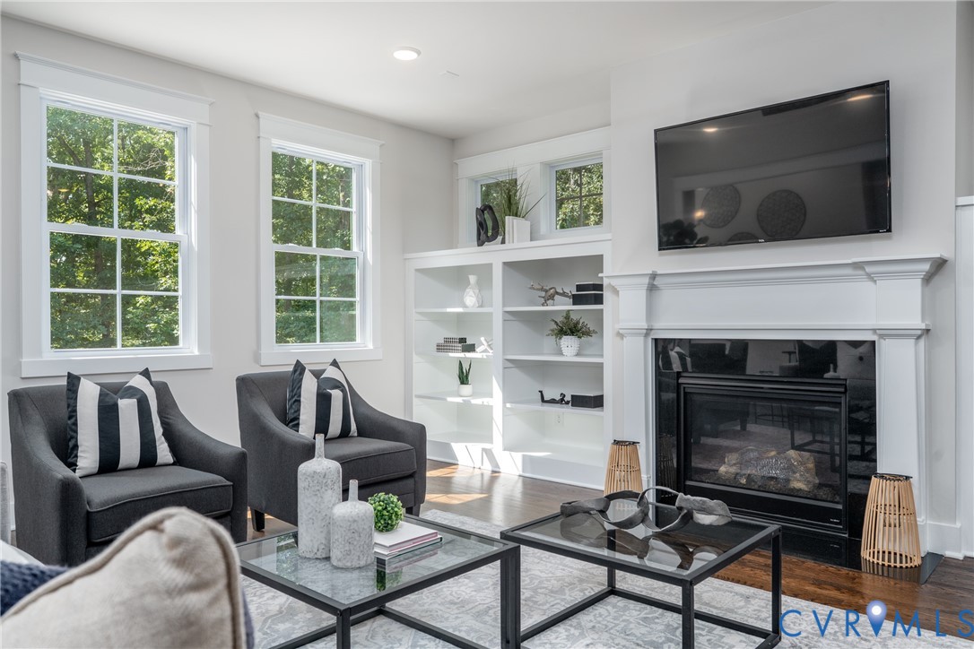 2219 Hannington Mews