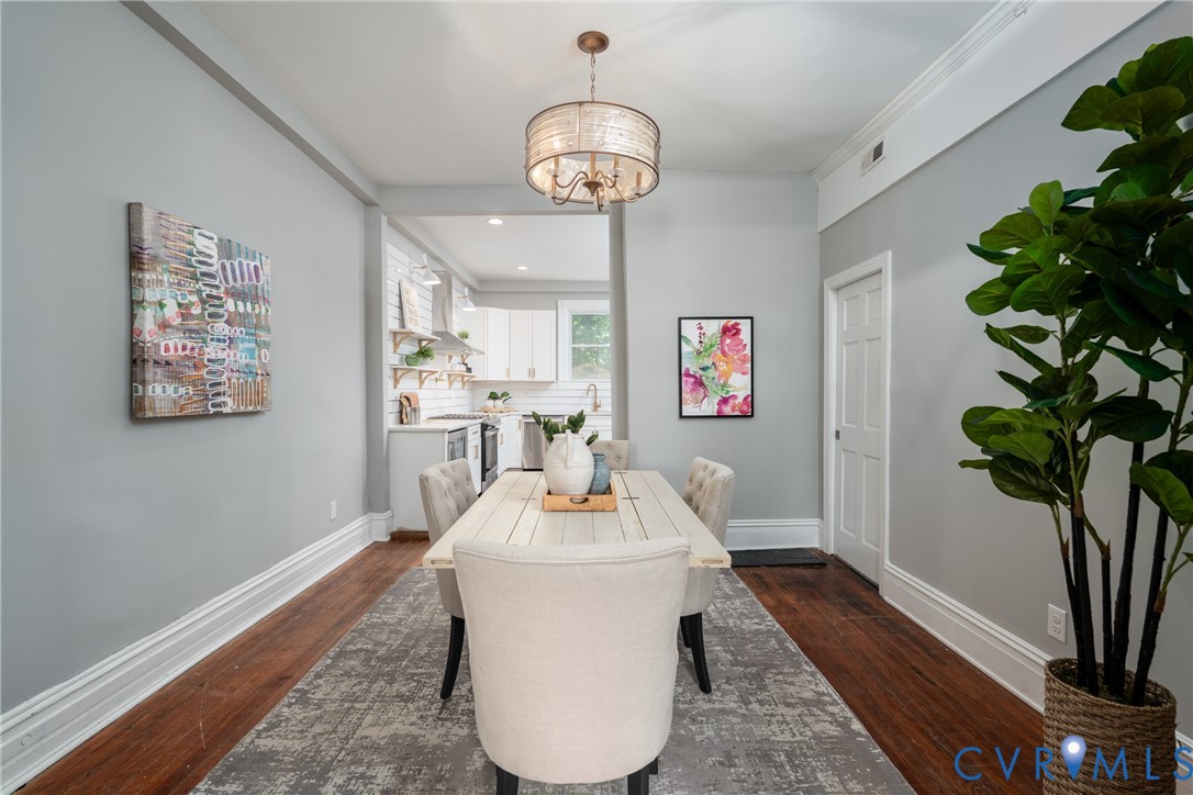 1906 W Main St