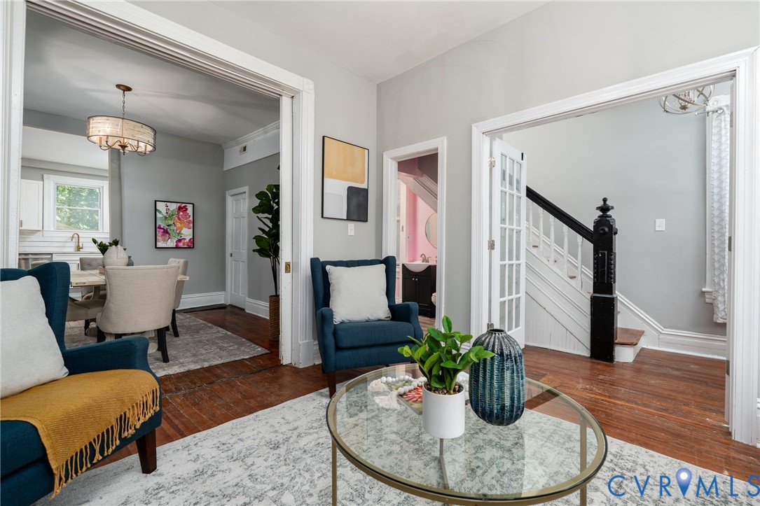 1906 W Main St