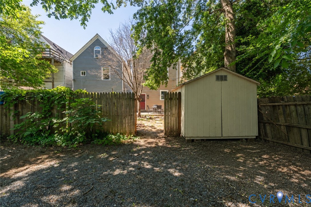 1906 W Main St
