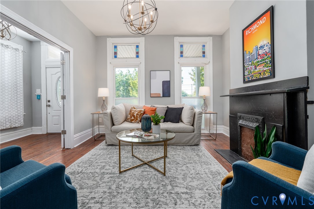 1906 W Main St