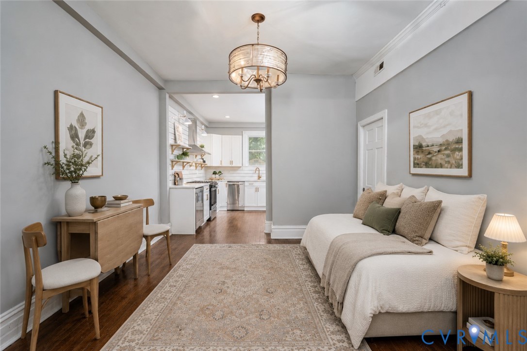 1906 W Main St