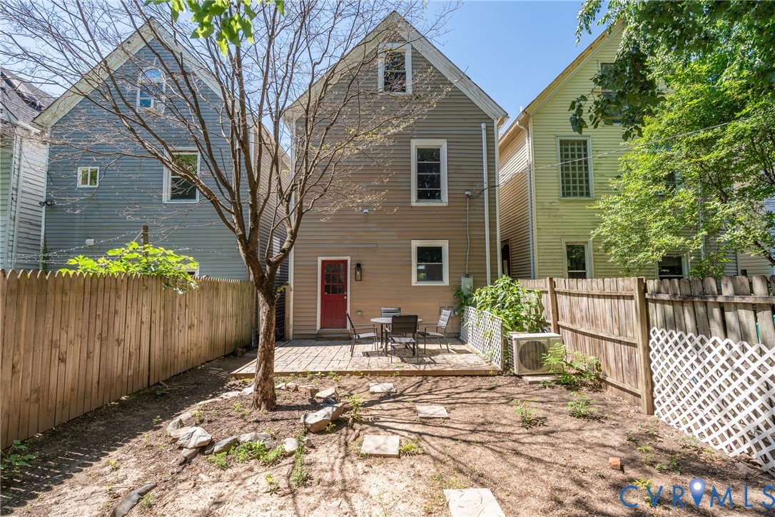 1906 W Main St