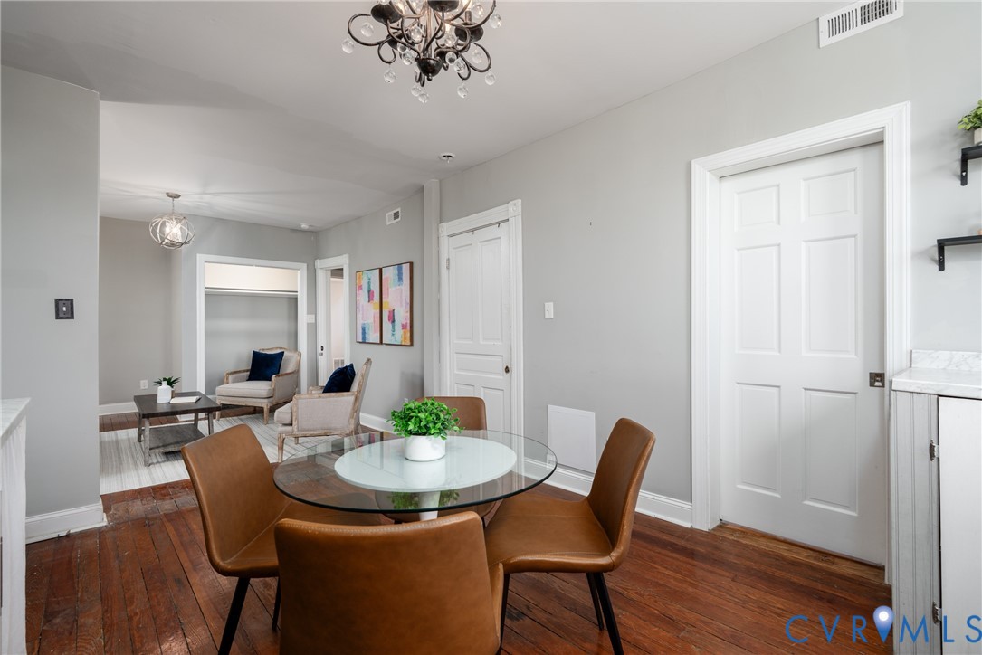 1906 W Main St