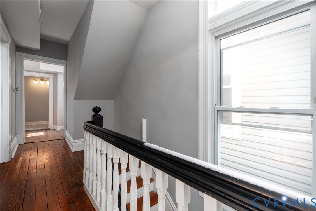 1906 W Main St