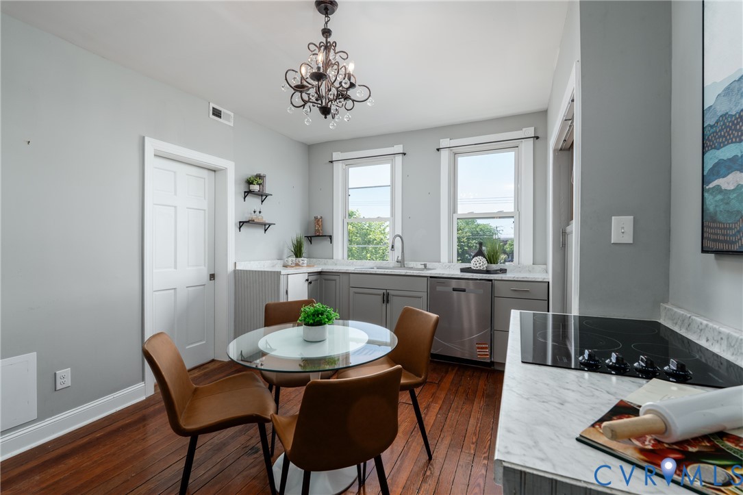 1906 W Main St