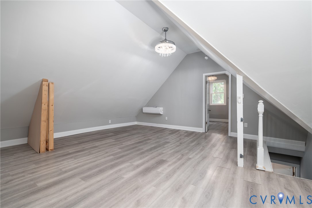 1906 W Main St