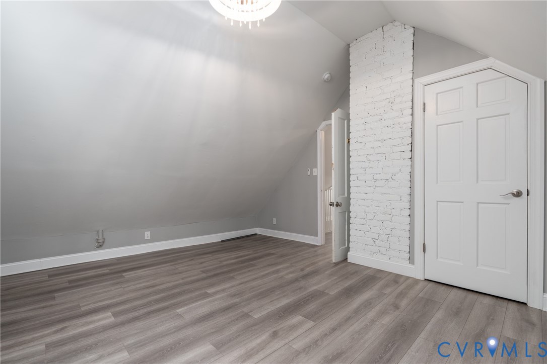 1906 W Main St