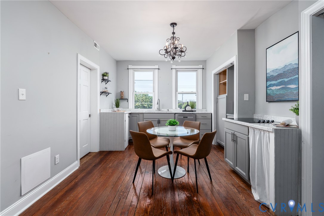 1906 W Main St