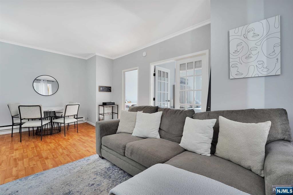 250 Clendenny Avenue 3