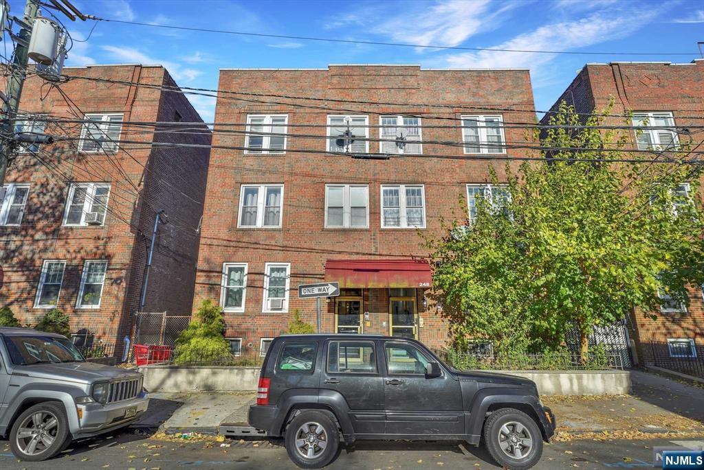 250 Clendenny Avenue 3