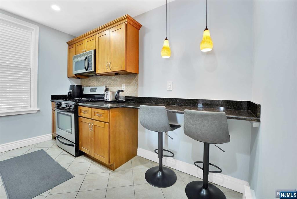250 Clendenny Avenue 3