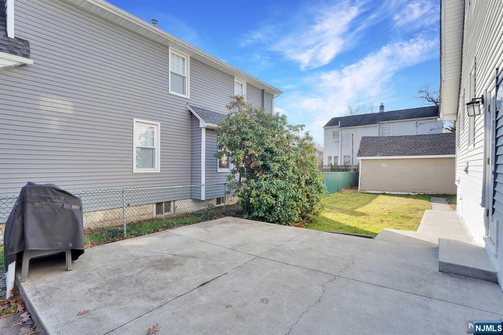 39 Burnett Place