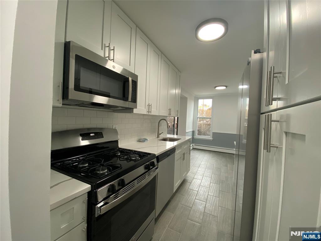 838 Main C