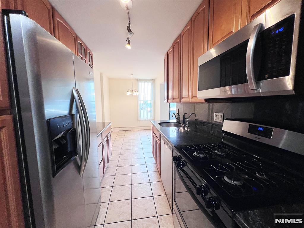 832 Main