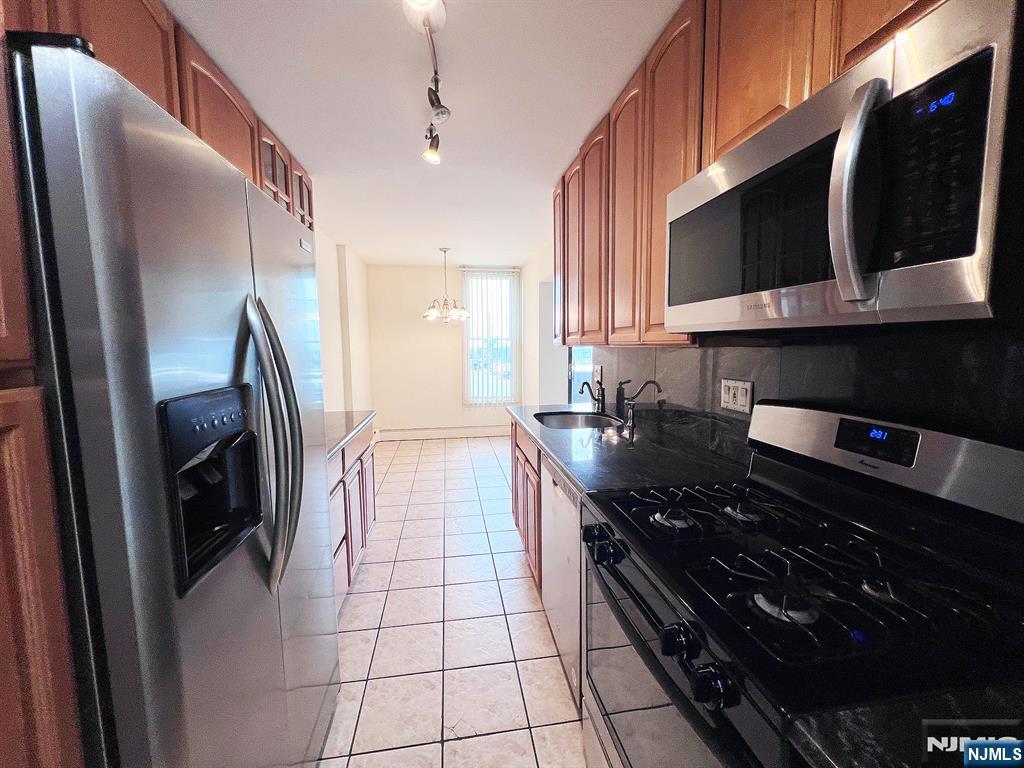 832 Main