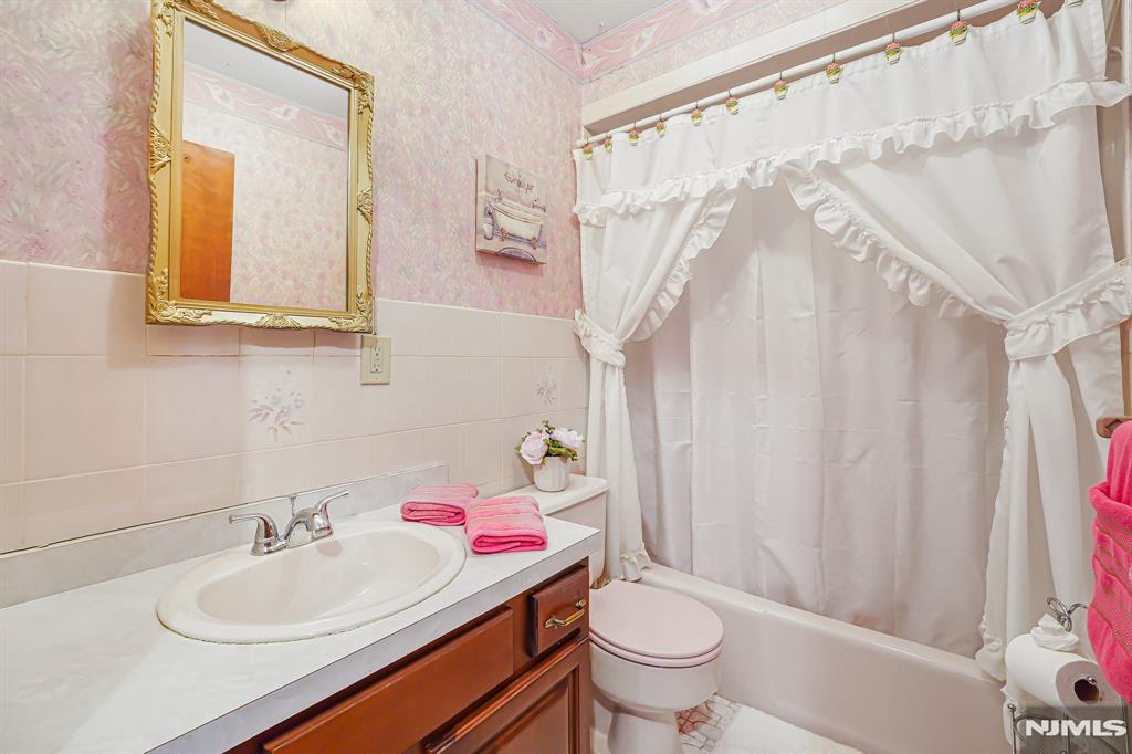 621 Bloomfield Avenue