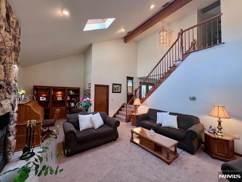 621 Bloomfield Avenue