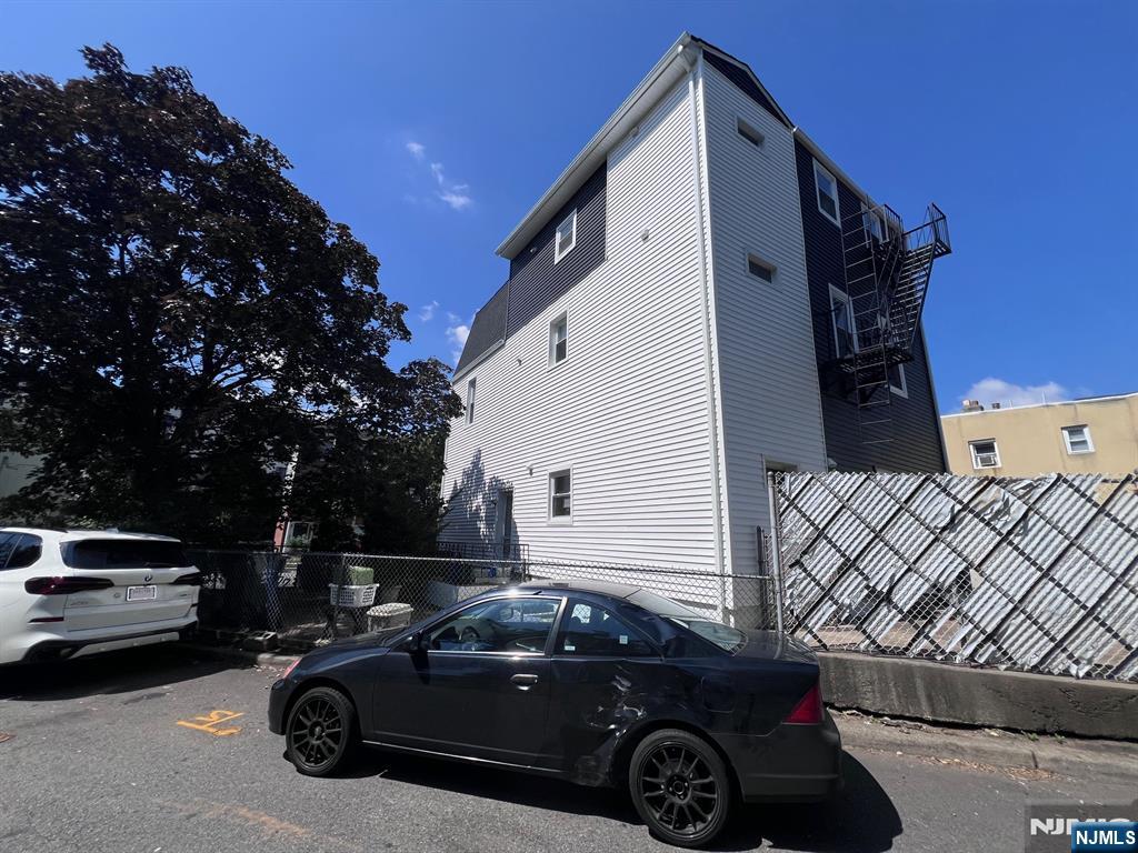 6 Hancox Avenue
